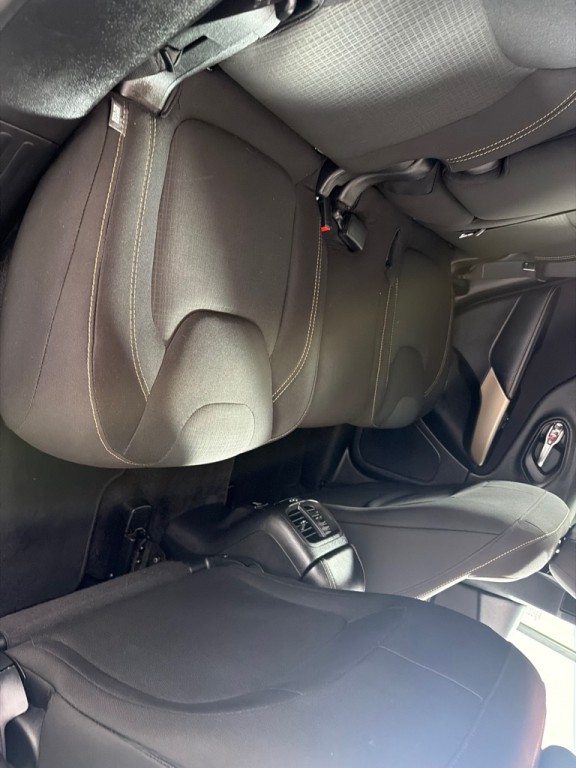 2017 Jeep Cherokee Image 21
