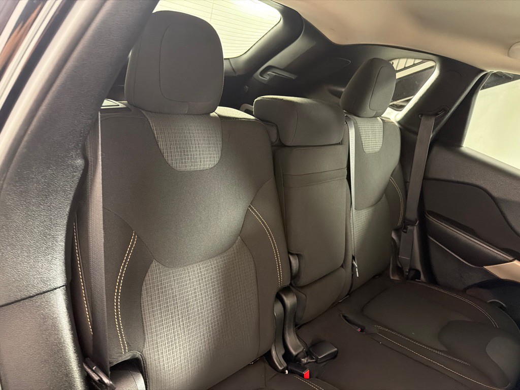 2017 Jeep Cherokee Image 22