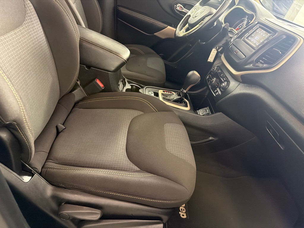 2017 Jeep Cherokee Image 23