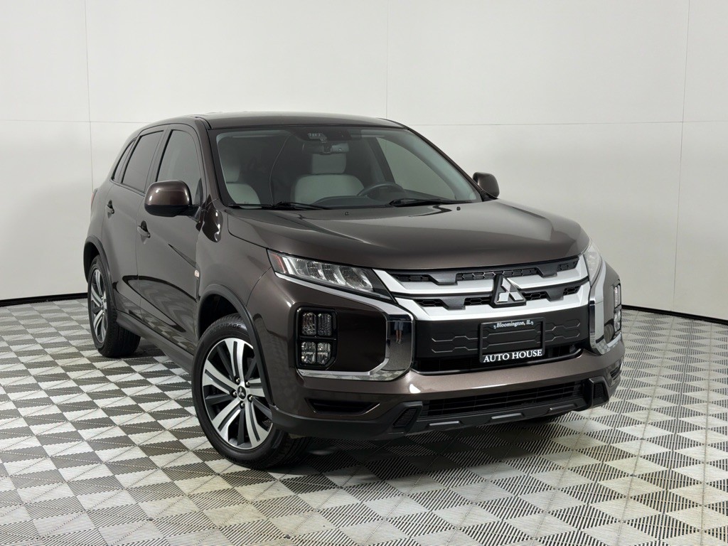 2021 Mitsubishi Outlander Image 2