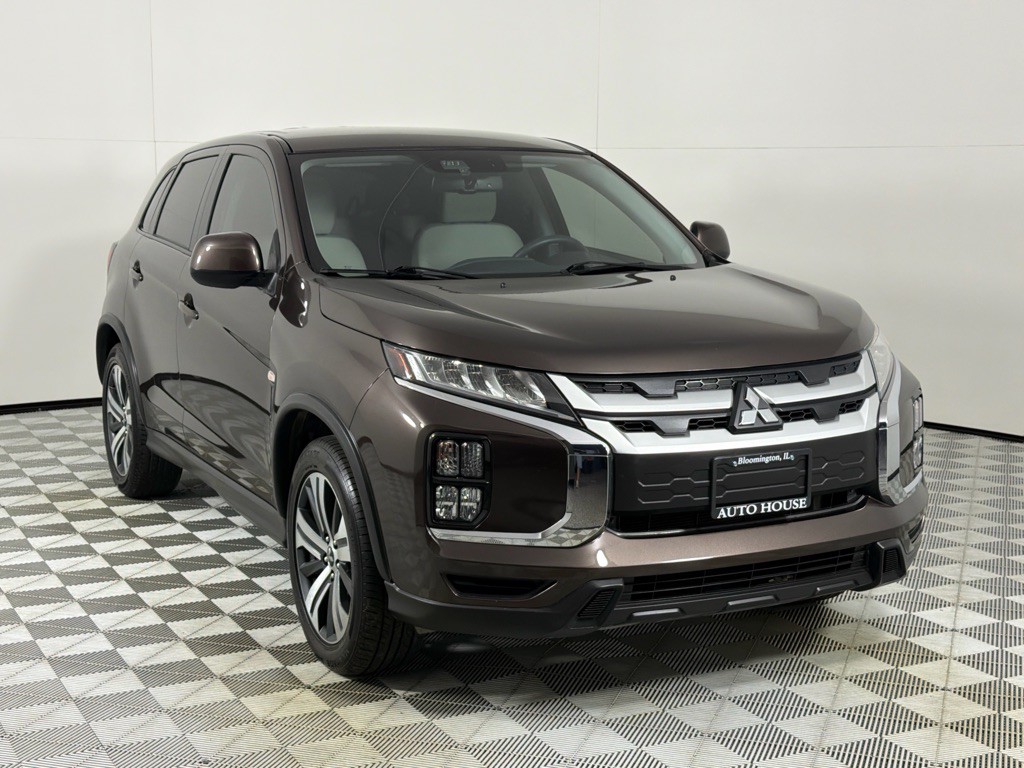 2021 Mitsubishi Outlander Image 3