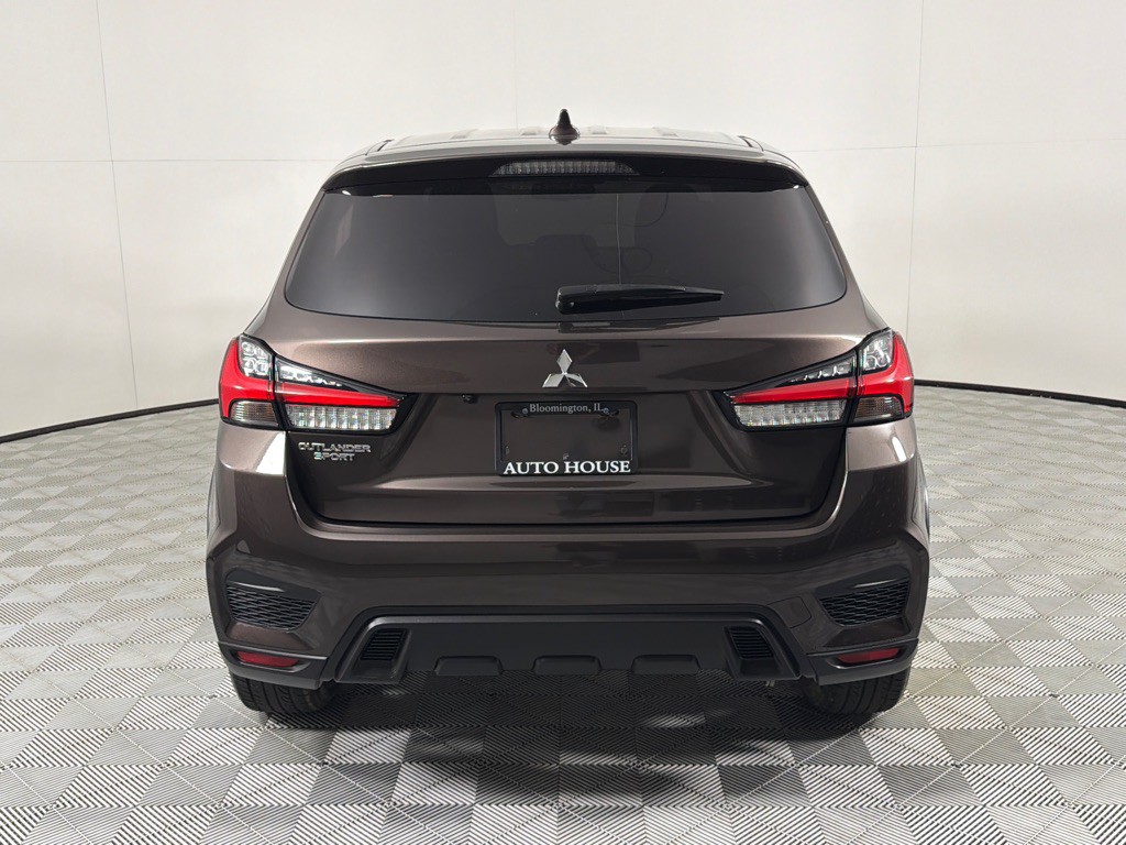 2021 Mitsubishi Outlander Image 6