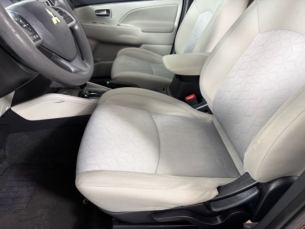 2021 Mitsubishi Outlander Image 12