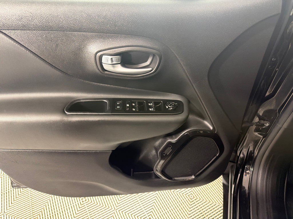 2020 Jeep Renegade Image 11