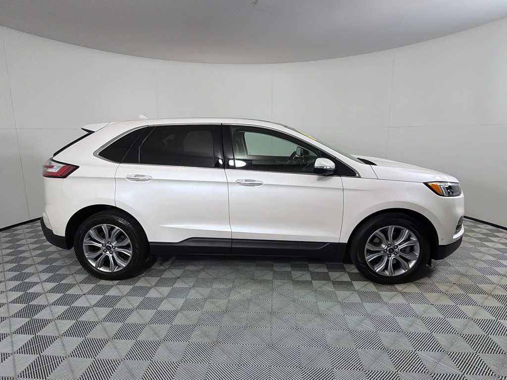 2019 Ford Edge Image 4