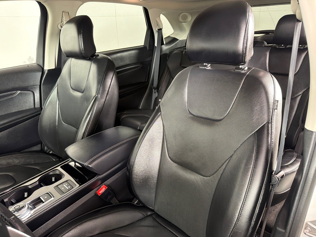 2019 Ford Edge Image 13