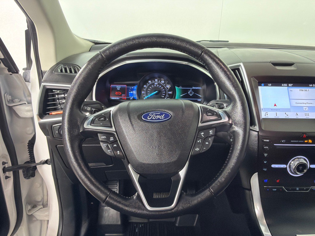 2019 Ford Edge Image 16