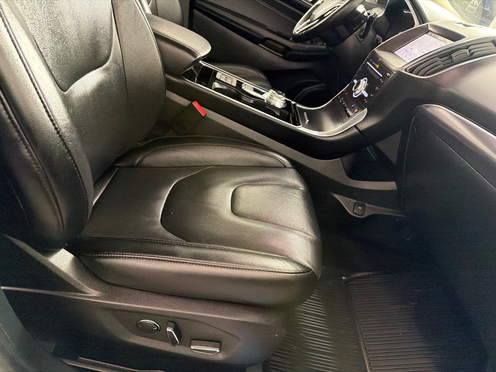 2019 Ford Edge Image 25