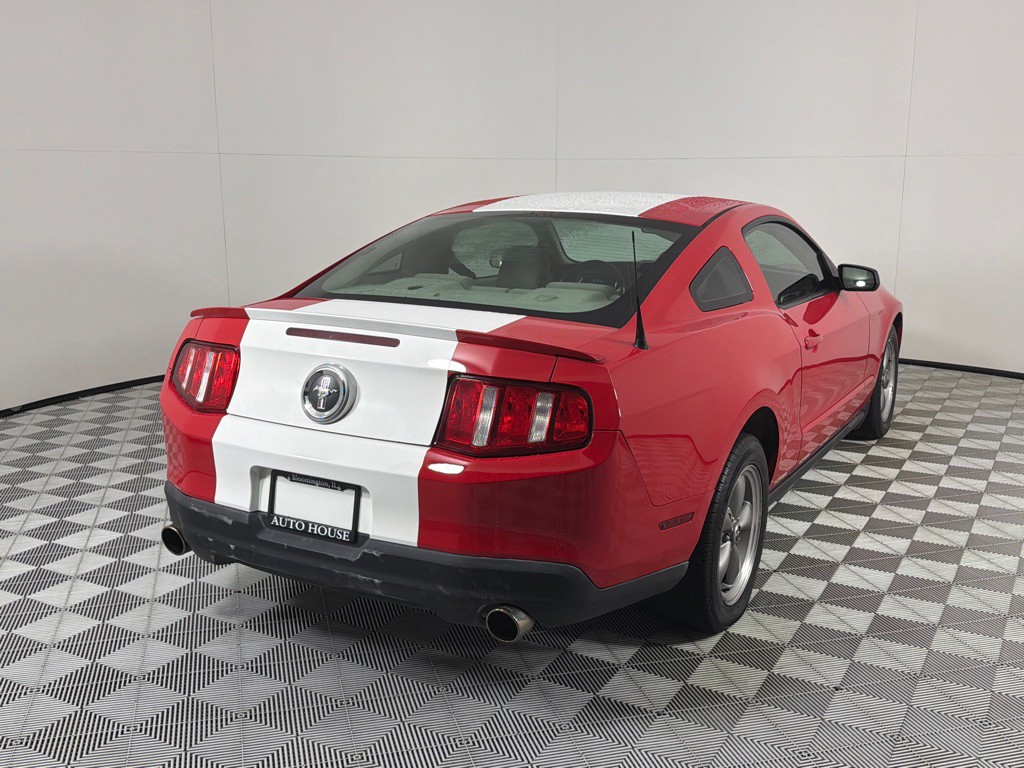 2010 Ford Mustang Image 5