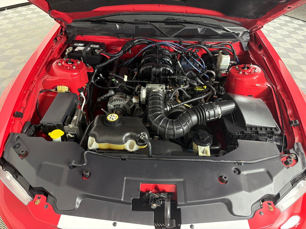 2010 Ford Mustang Image 23