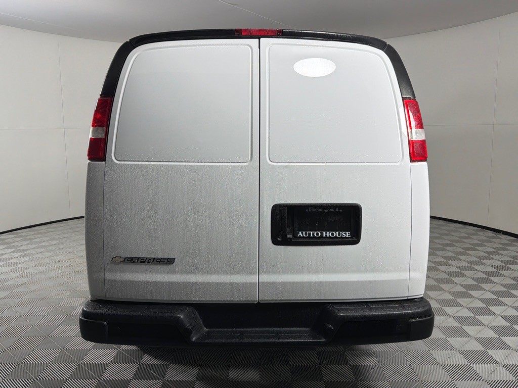 2021 Chevrolet Express Image 5