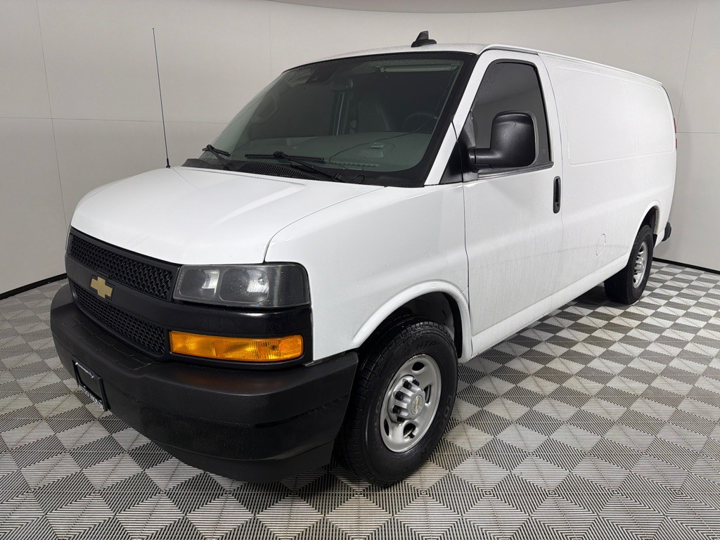 2021 Chevrolet Express Image 7