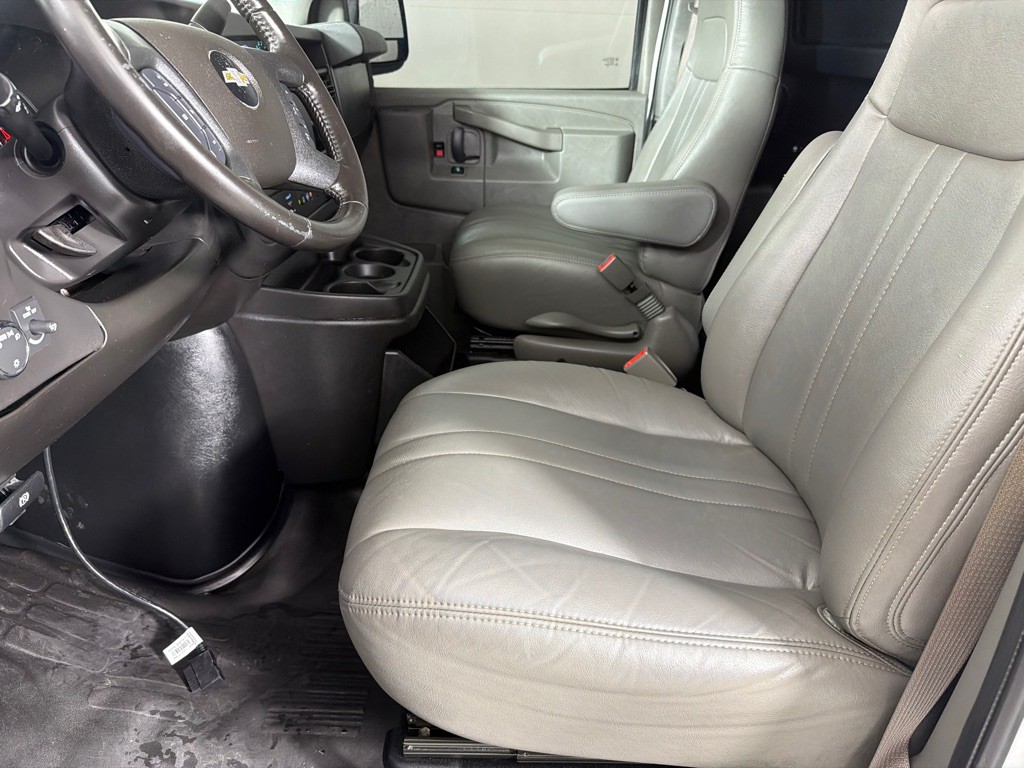 2021 Chevrolet Express Image 10