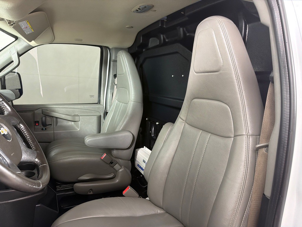 2021 Chevrolet Express Image 11