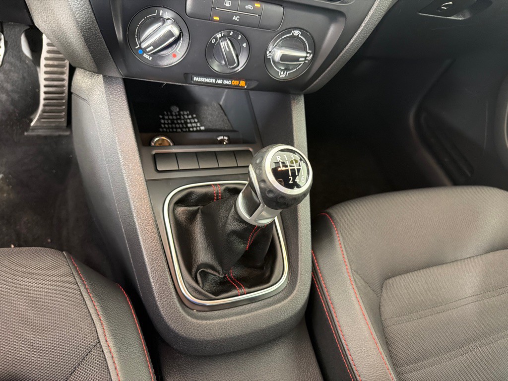 2012 Volkswagen Jetta Image 14