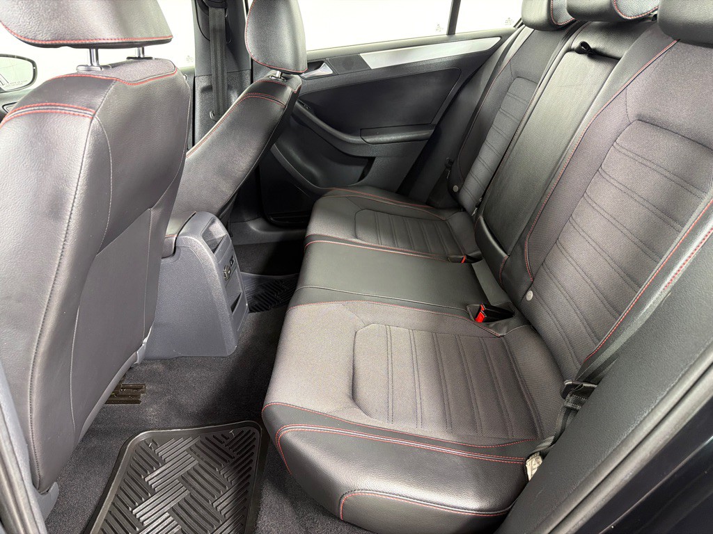 2012 Volkswagen Jetta Image 15