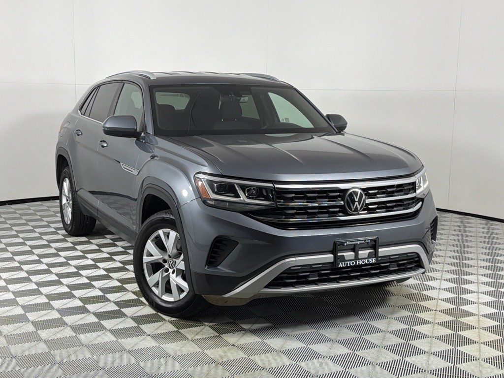2020 Volkswagen Atlas Cross Sport Image 2