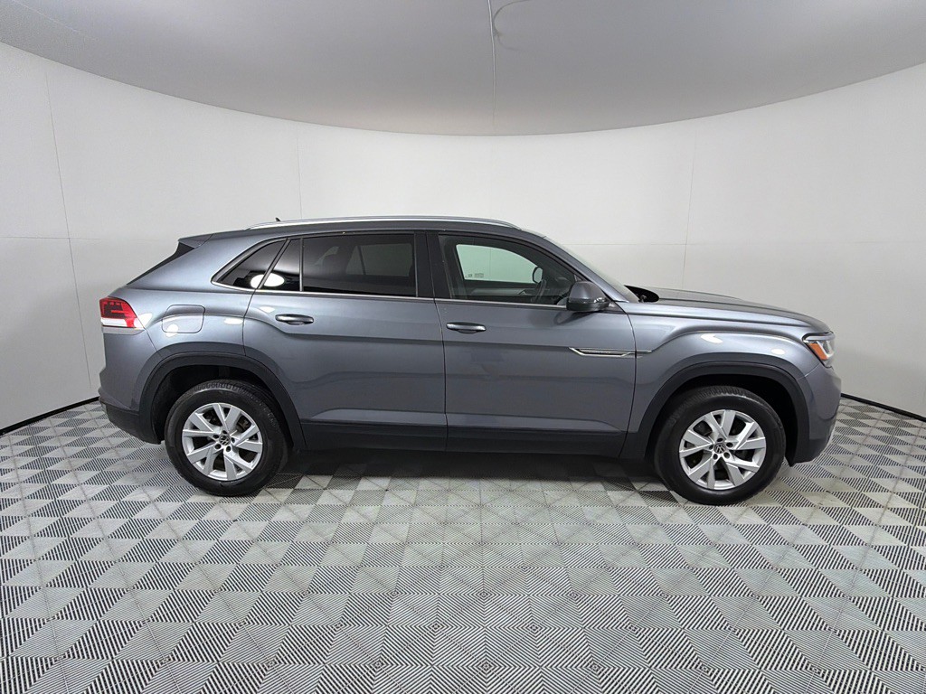 2020 Volkswagen Atlas Cross Sport Image 4