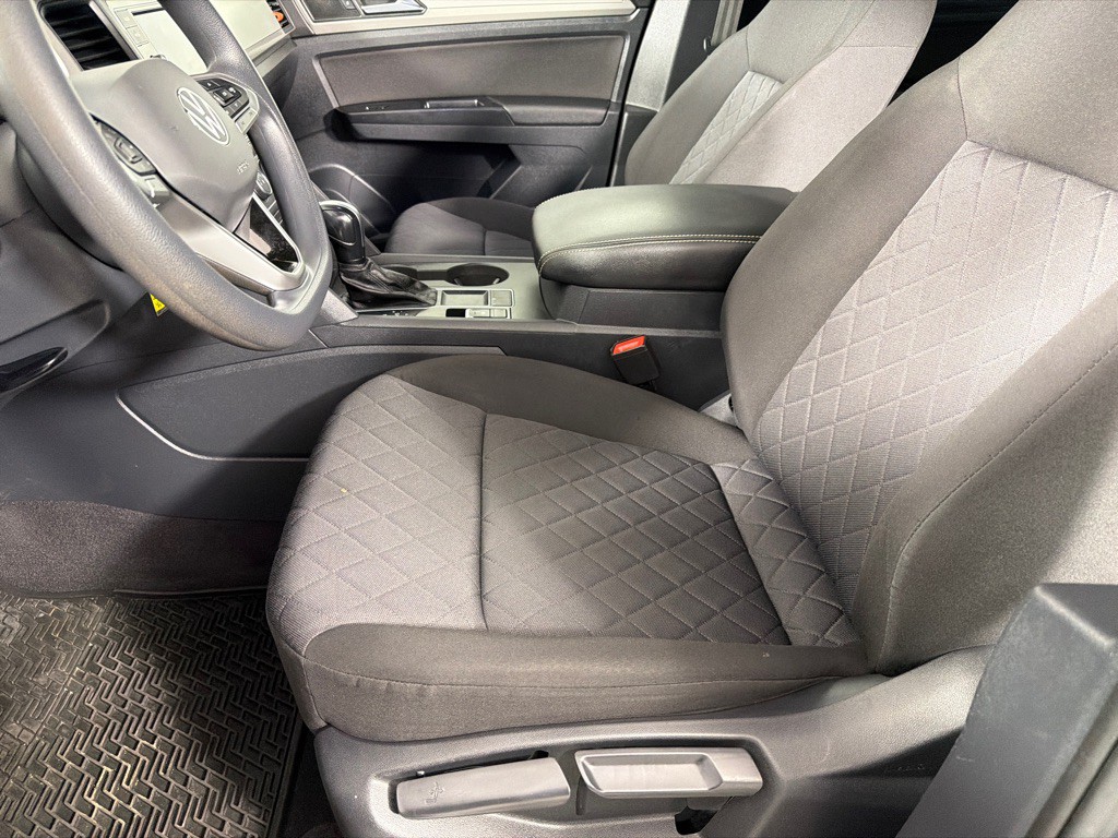 2020 Volkswagen Atlas Cross Sport Image 11