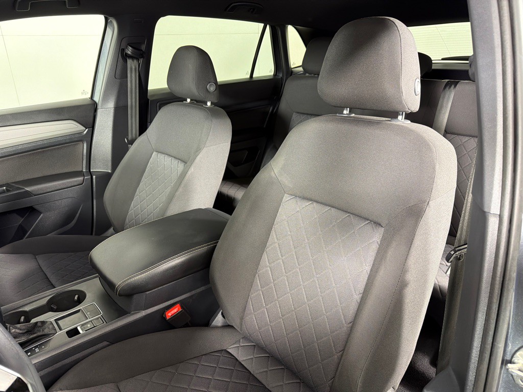 2020 Volkswagen Atlas Cross Sport Image 12