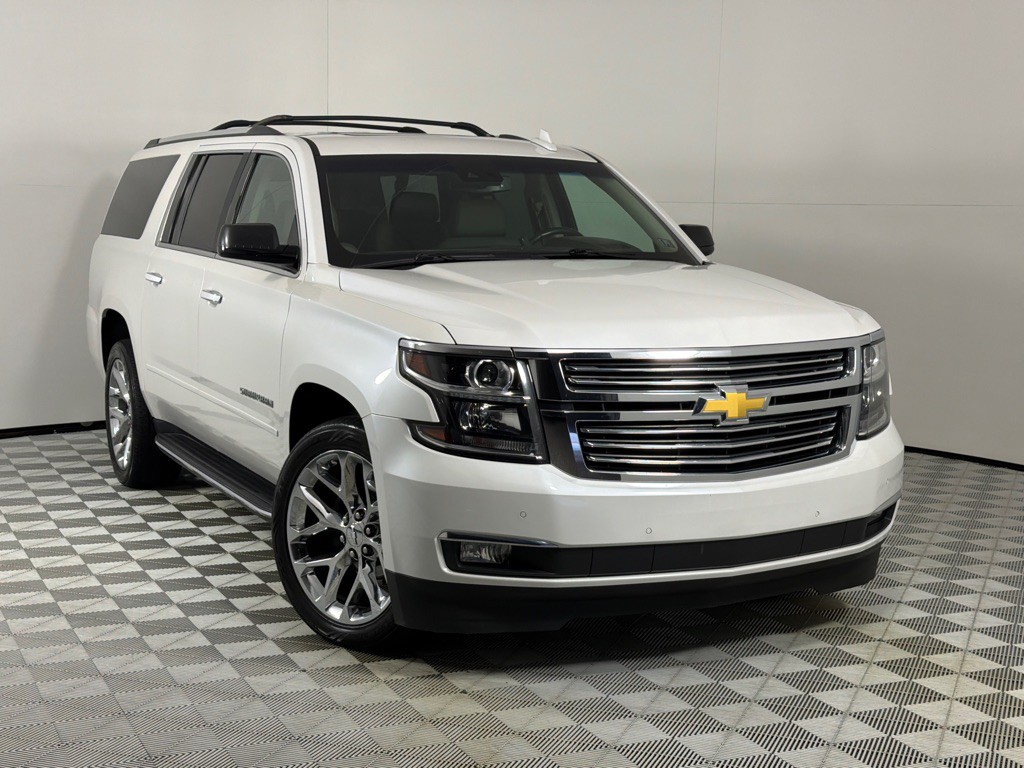 2018 Chevrolet Suburban Image 2