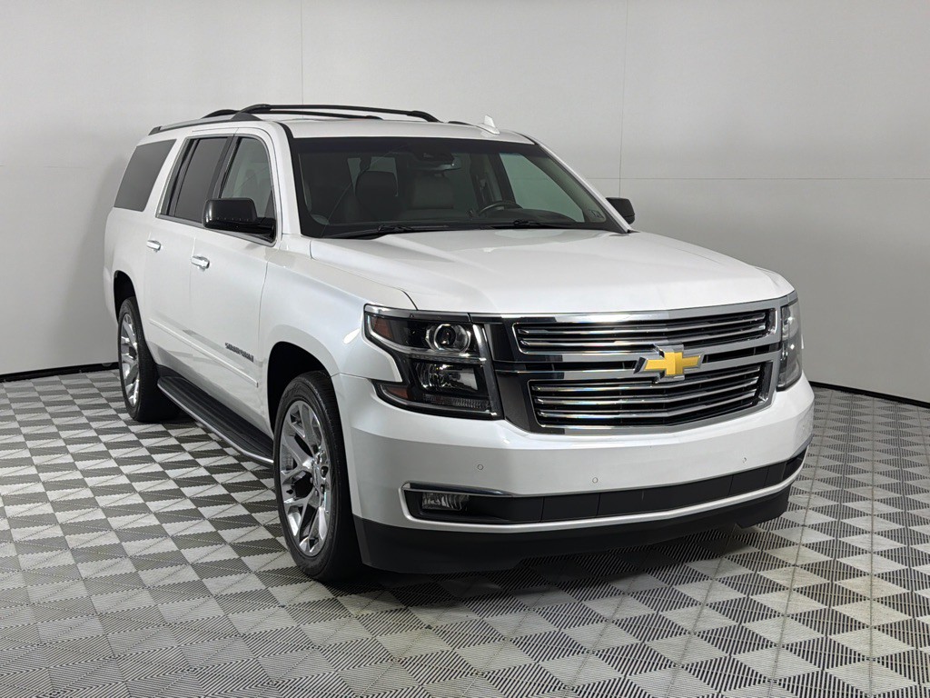 2018 Chevrolet Suburban Image 3