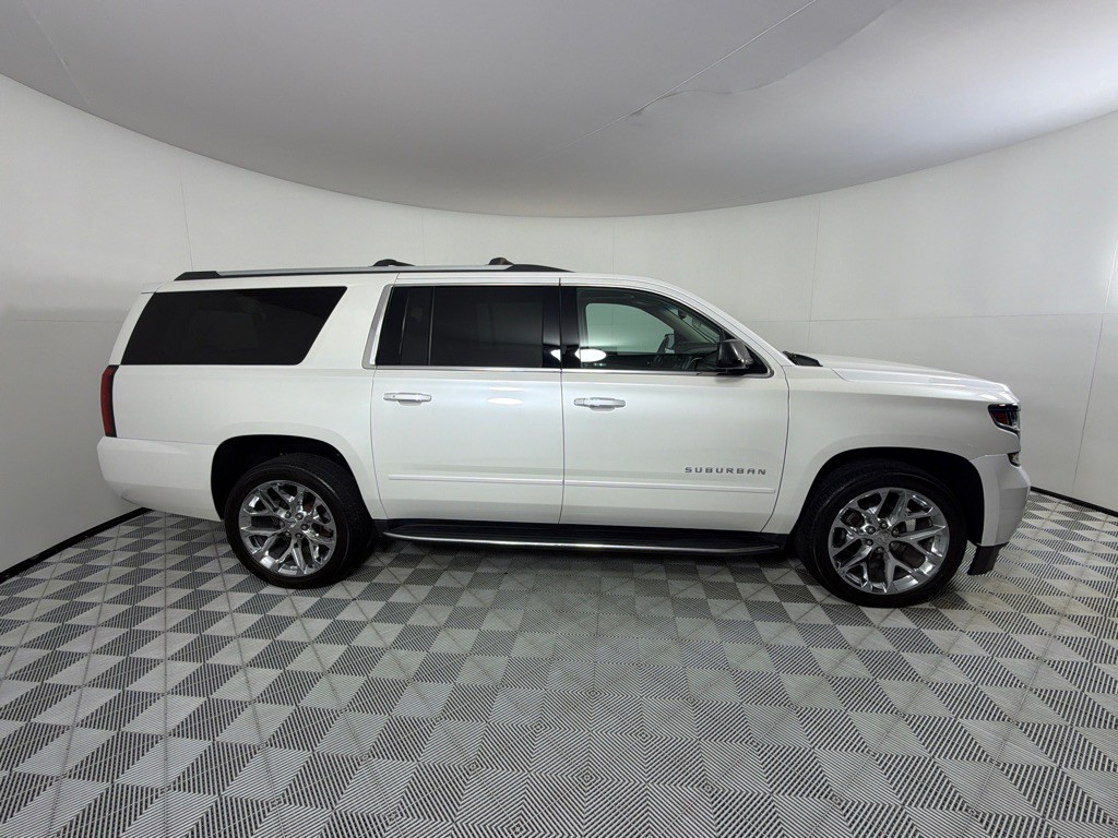 2018 Chevrolet Suburban Image 4