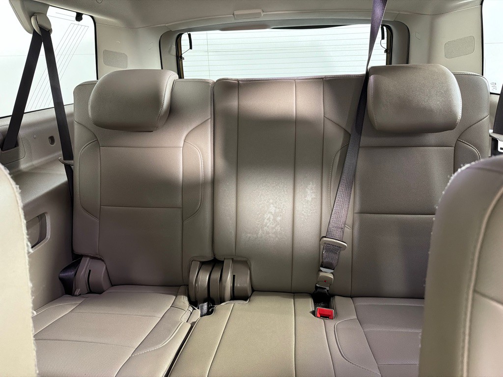 2018 Chevrolet Suburban Image 21