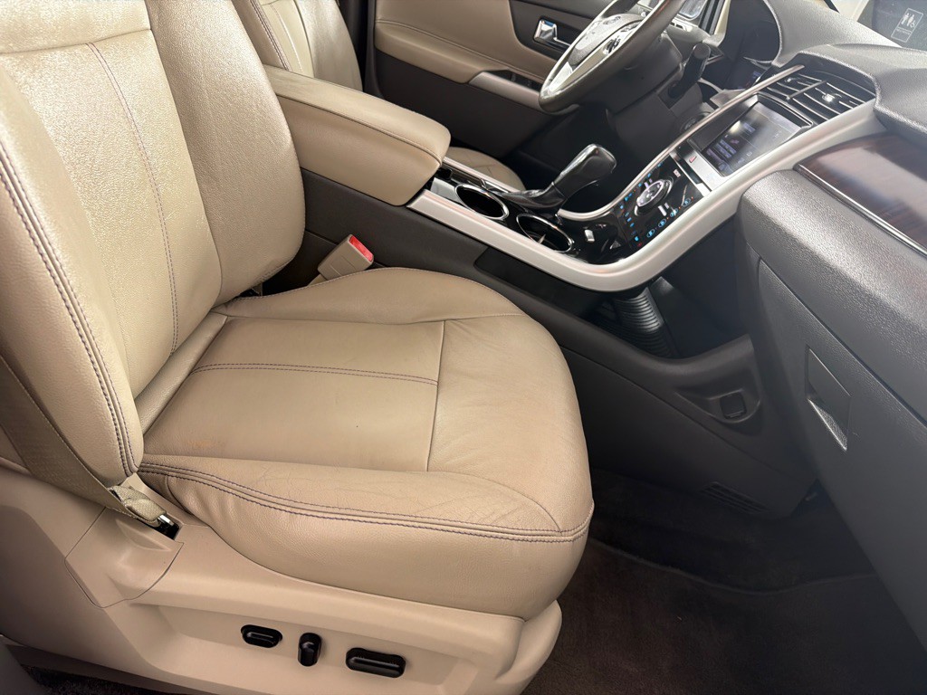 2014 Ford Edge Image 24