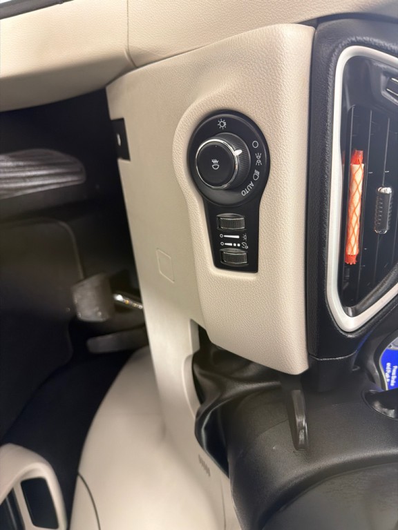 2022 Chrysler Pacifica Image 13