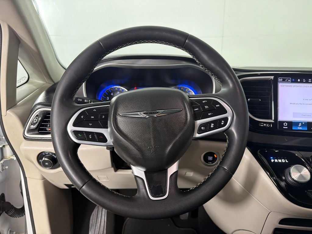 2022 Chrysler Pacifica Image 14