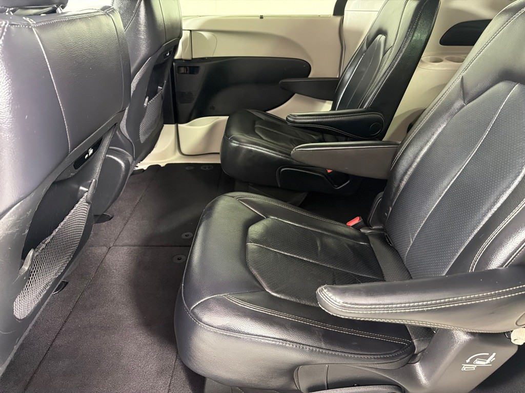 2022 Chrysler Pacifica Image 17