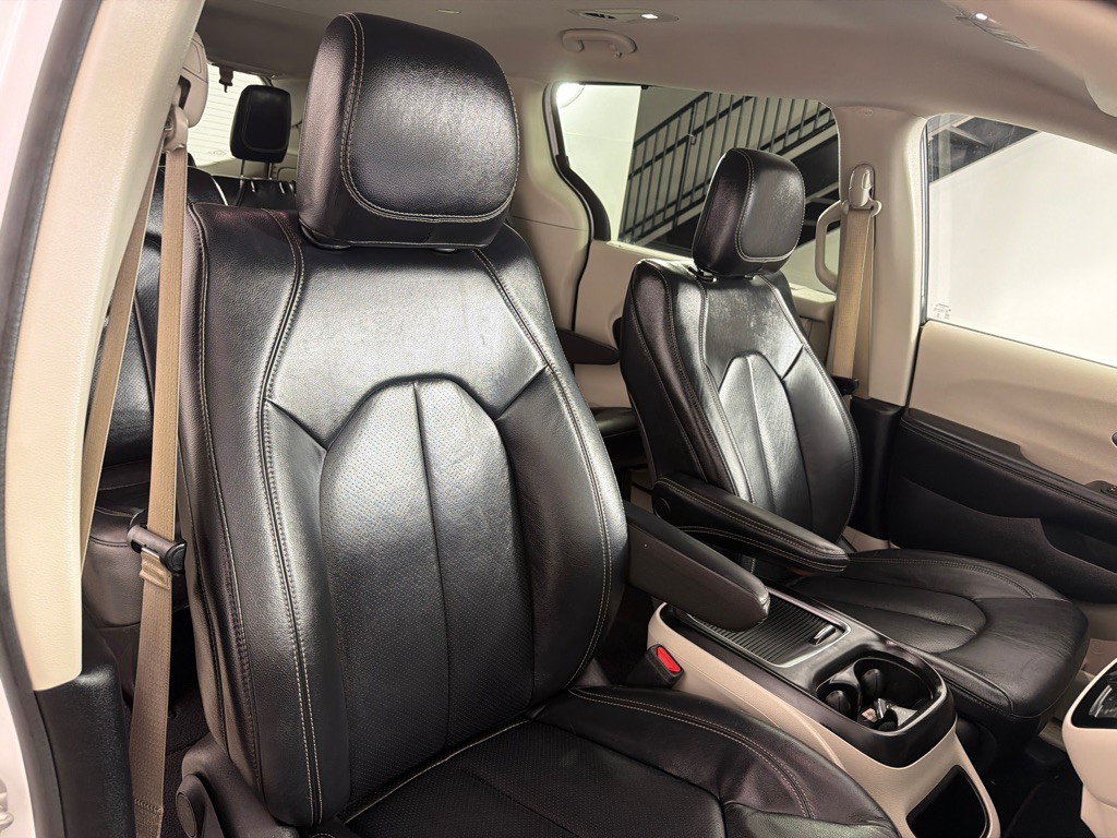 2022 Chrysler Pacifica Image 24