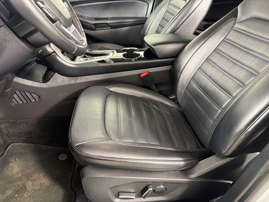 2018 Ford Edge Image 11