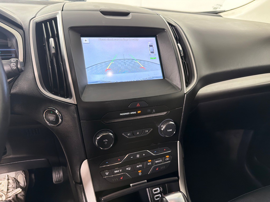 2018 Ford Edge Image 15
