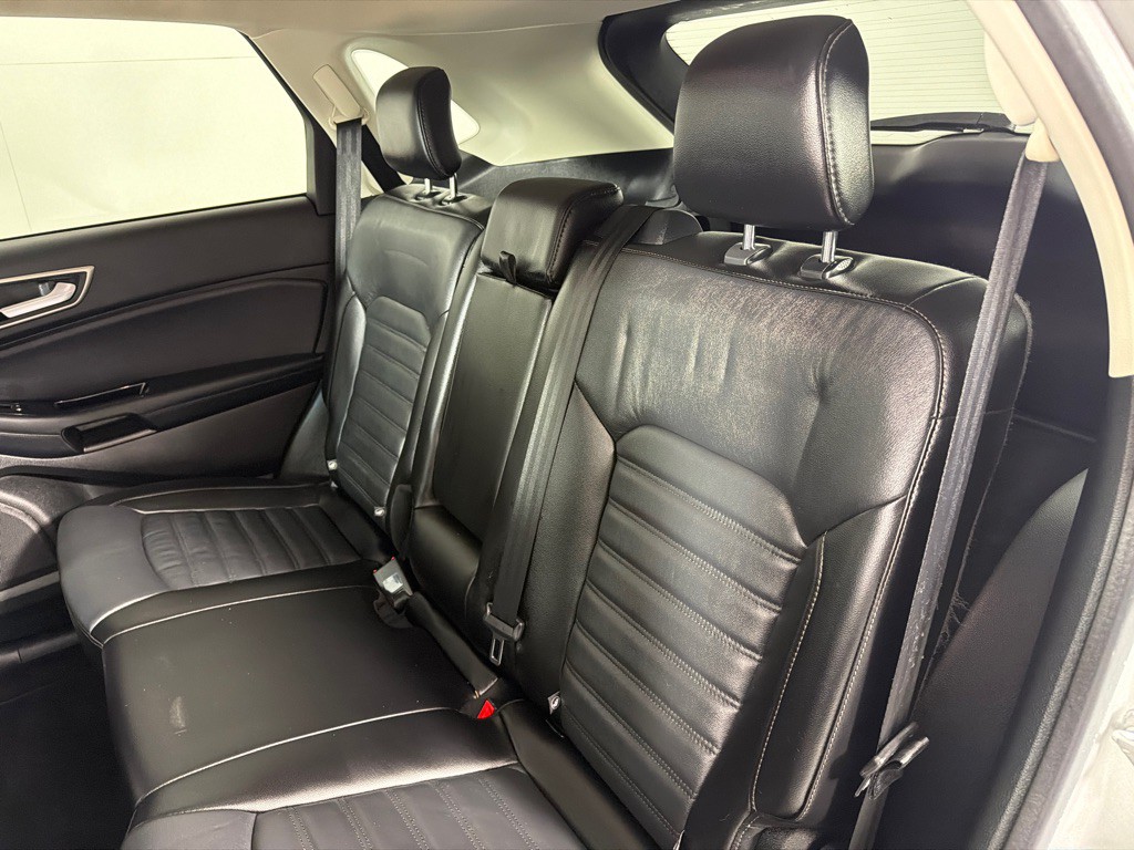 2018 Ford Edge Image 19