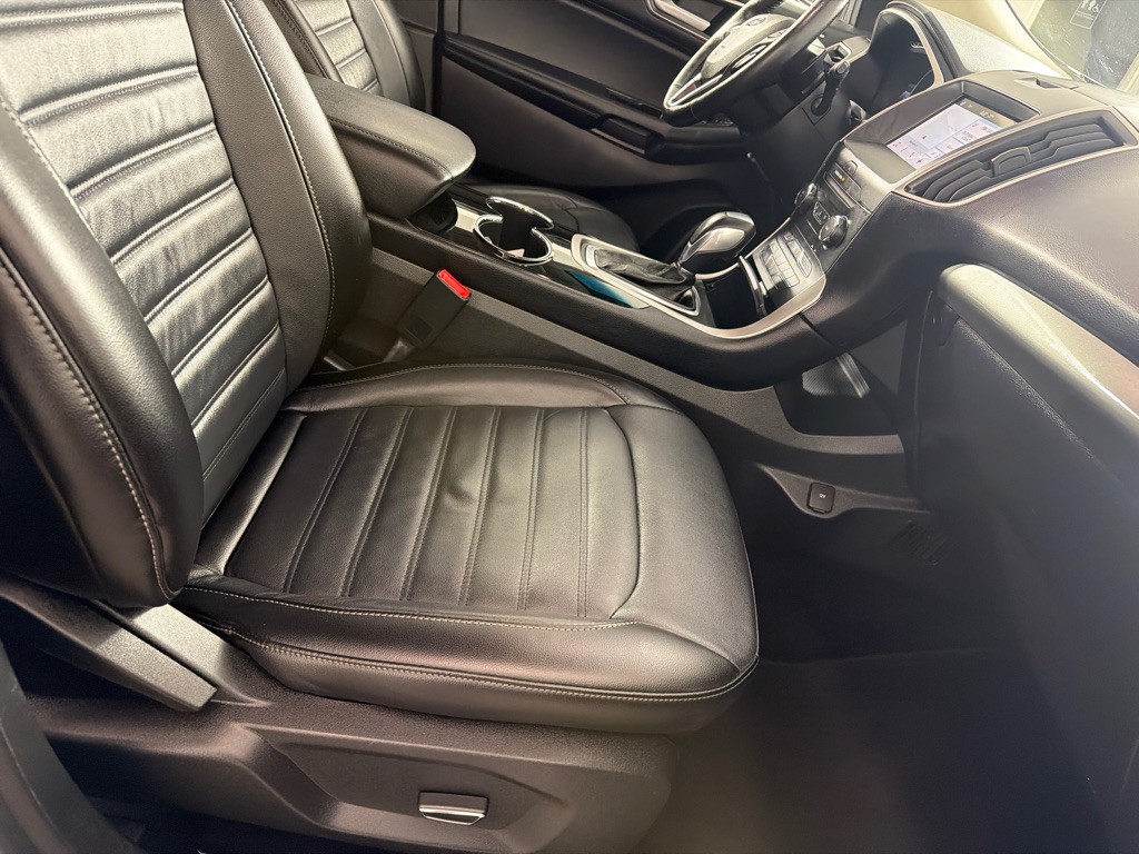 2018 Ford Edge Image 23