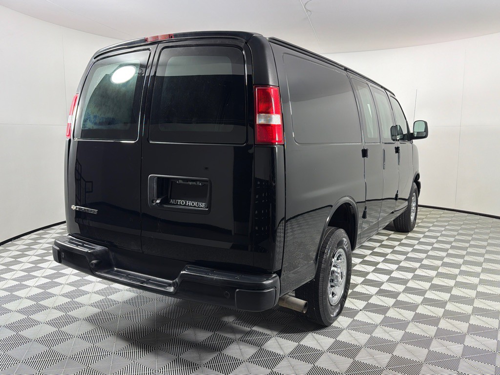 2018 Chevrolet Express Image 5