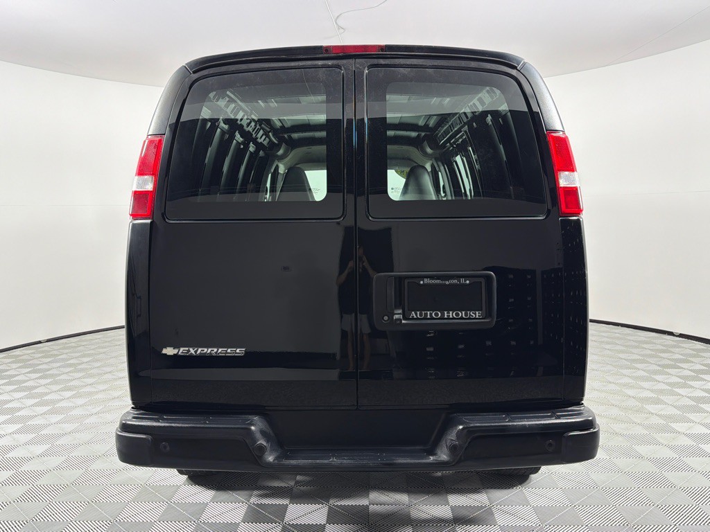 2018 Chevrolet Express Image 6