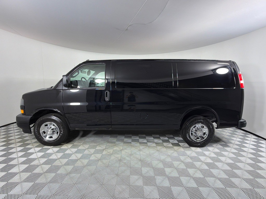 2018 Chevrolet Express Image 8