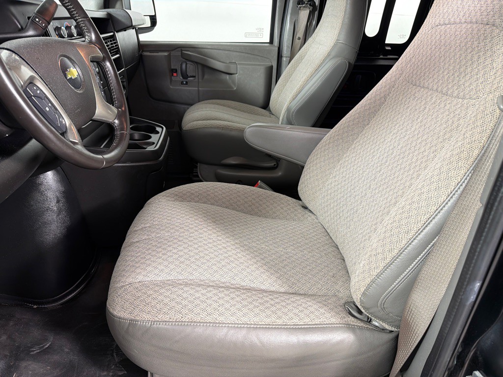2018 Chevrolet Express Image 11