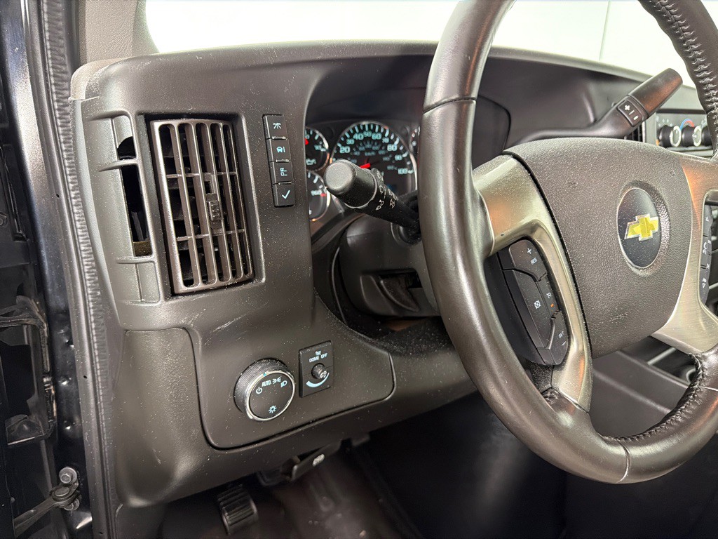 2018 Chevrolet Express Image 13