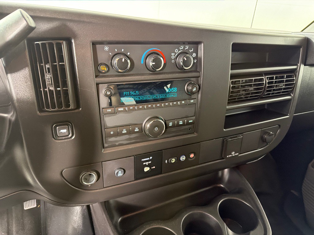 2018 Chevrolet Express Image 15