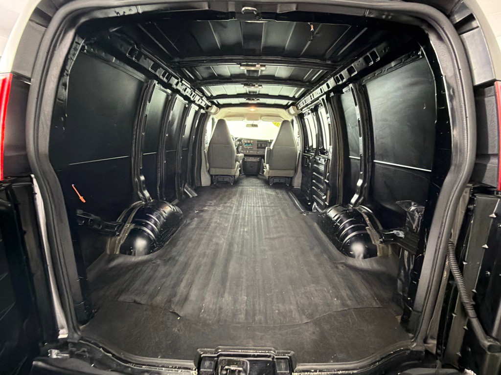 2018 Chevrolet Express Image 17