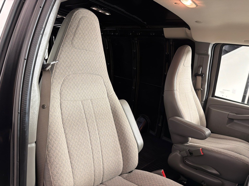 2018 Chevrolet Express Image 19