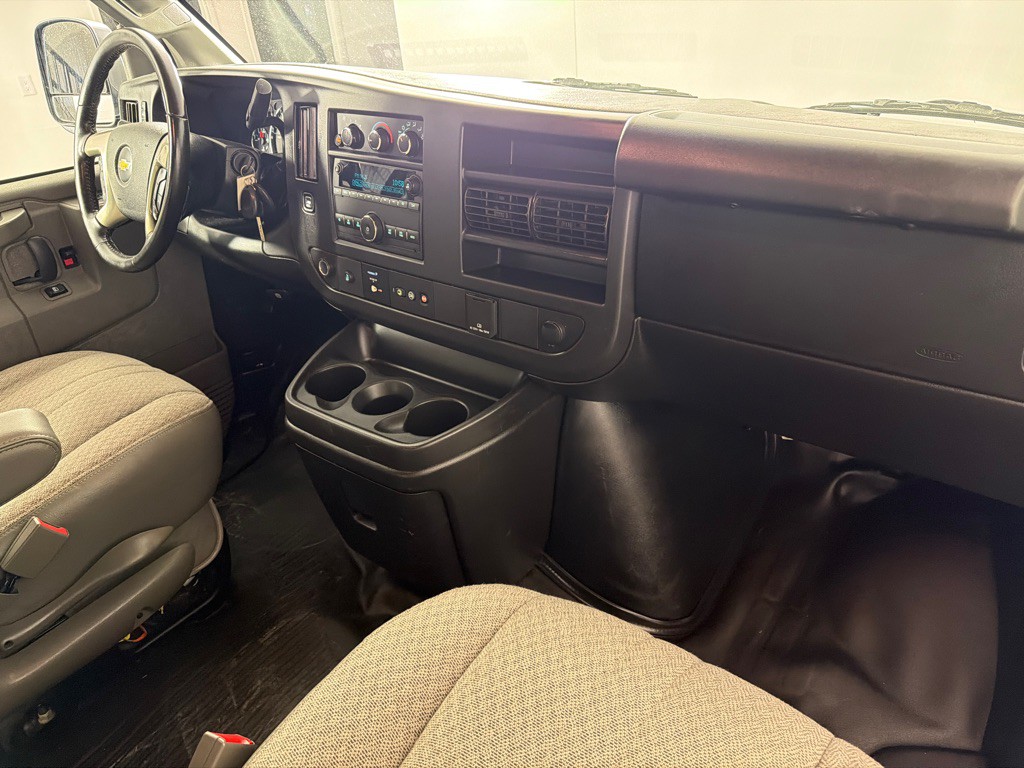 2018 Chevrolet Express Image 20