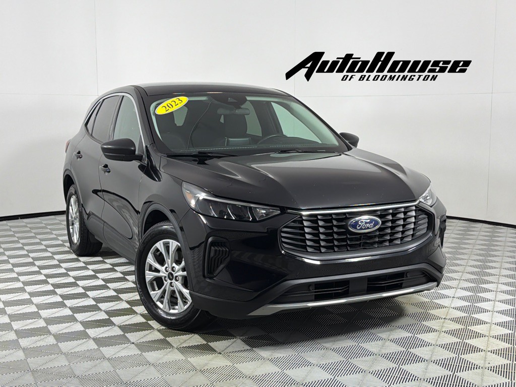 2023 Ford Escape Image 1