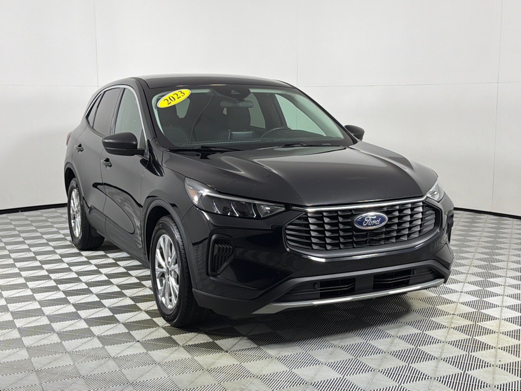 2023 Ford Escape Image 3