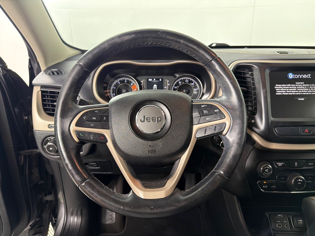 2017 Jeep Cherokee Image 14