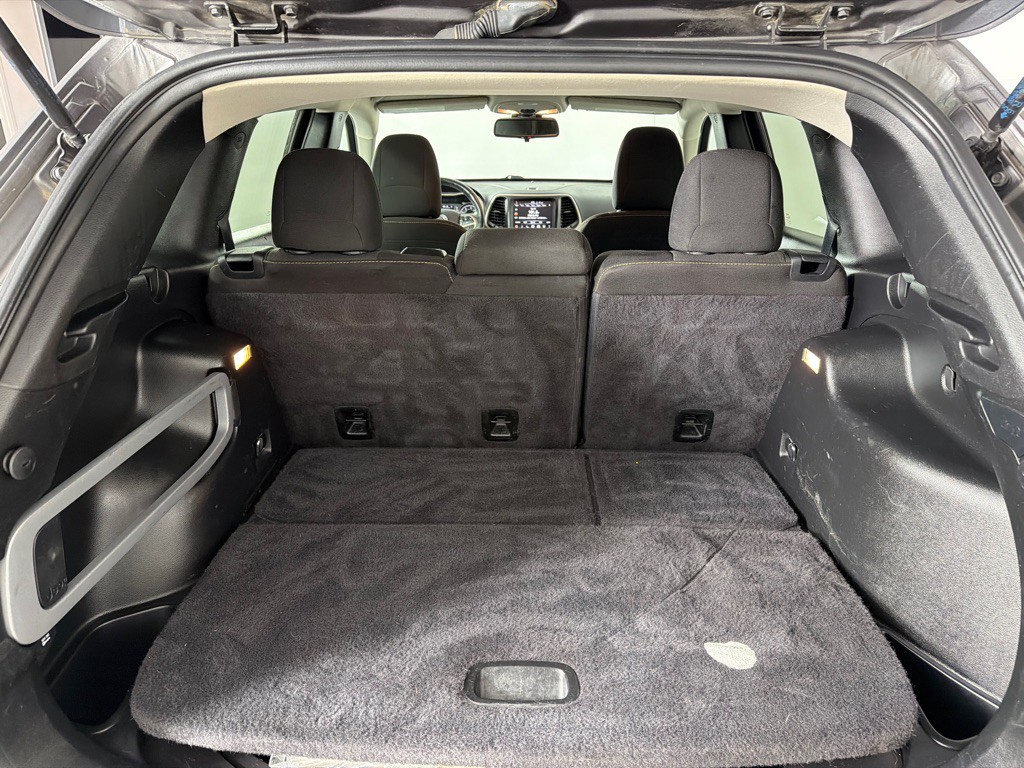 2017 Jeep Cherokee Image 20